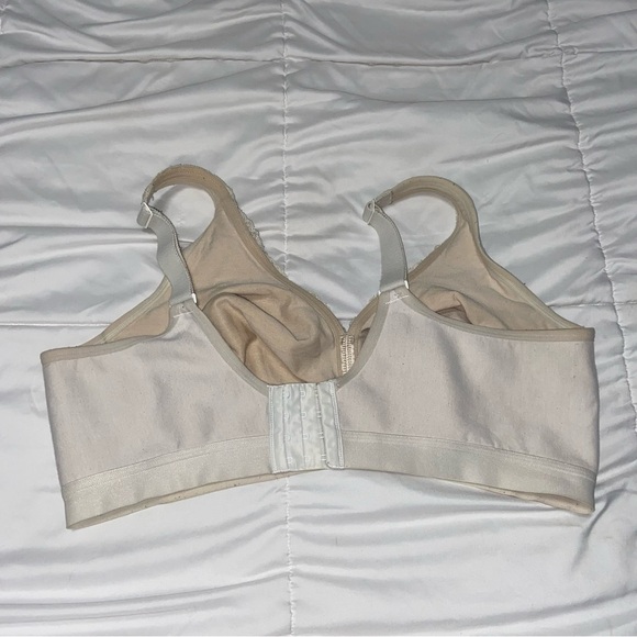 Cacique 42DD Wire Free Wireless Full Coverage Bra - Picture 2 of 3